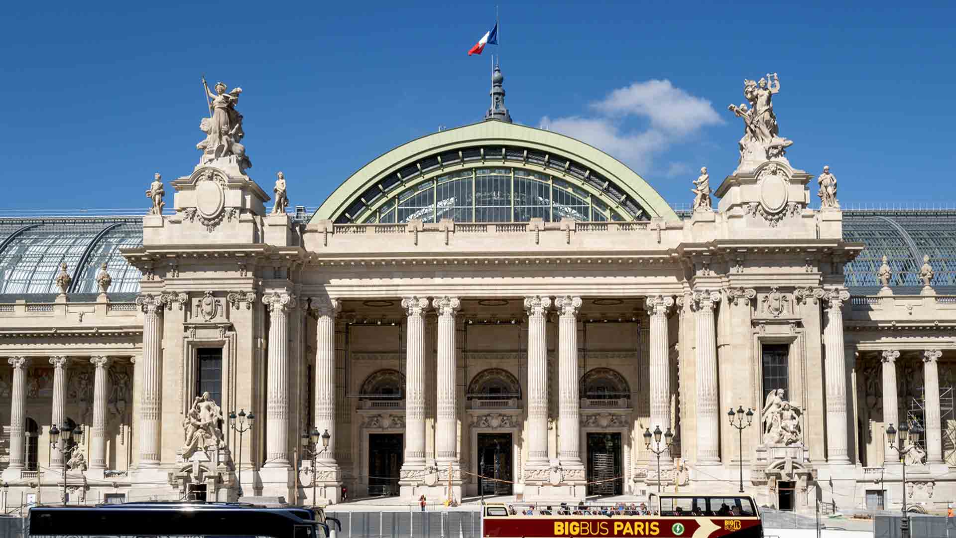 Second-hand books, prizes and reading for pleasure on the agenda at Paris Book Festival